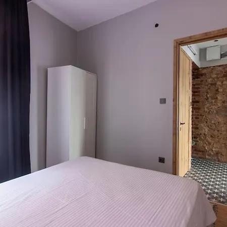 Modern 2br W Terrace And Views! דירה *