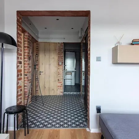 Modern 2br W Terrace And Views! דירה *