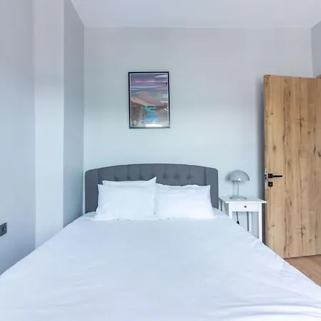 Modern 2br W Terrace And Views! *